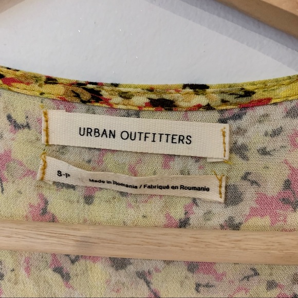 Urban Outfitters Yellow Flutter Sleeve Floral Maxi Dress - Picture 6 of 9